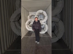 Filtro spinato da rasoio spedito in un contenitore