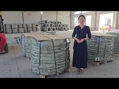 Sistema di recinzione con filo spinato anti-taglio per la protezione dei confini agricoli e dei depositi