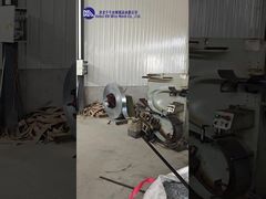 La fabbrica dimostra il processo di produzione del filo spinato.