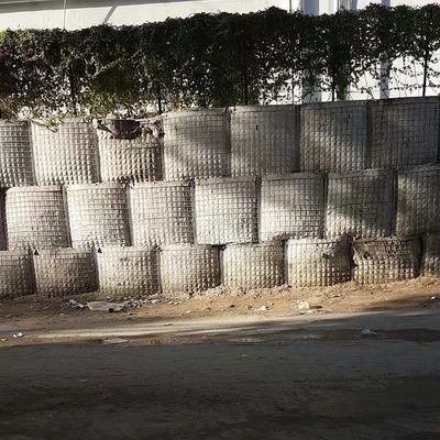 Stoffa geotessile impilabile rivestita di verde oliva o colore sabbia saldata con rete di filo di gabione Cesto difensivo Barriera militare