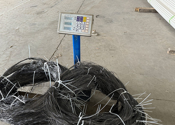Intricciamento cattura invisibile frontiera difensiva serbatoio barriera rete di filo