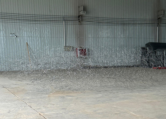 Barriere non esplosive Rotole di avvolgimento Barriere serbatoio Barriere reticolati Ghirlanda Recinzione tessuta