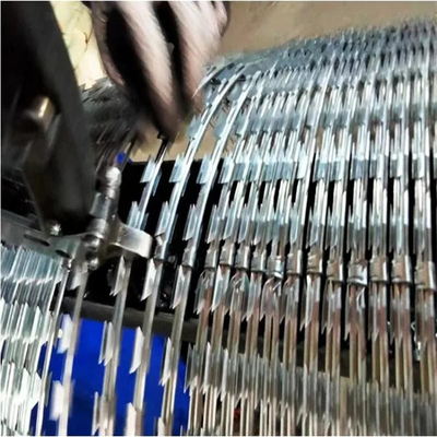 CBT Razor Barbed Wire per la fortificazione Anti-rust Razor Blade Barbed Wire Double Strand In Rolls