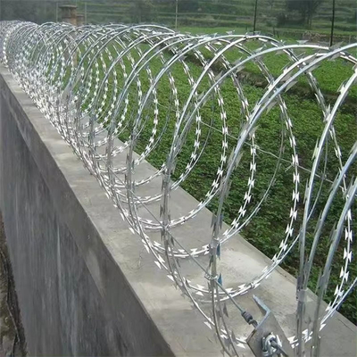 Vendita a caldo Razor Cross Barbed Wire Flat Wrap Razor Barbed Wire E Clips Razor Wire