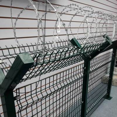 Ferro galvanizzato o 304 in acciaio inossidabile filo di recinzione con lame da rasoio utilizzato per recinzioni di alta sicurezza
