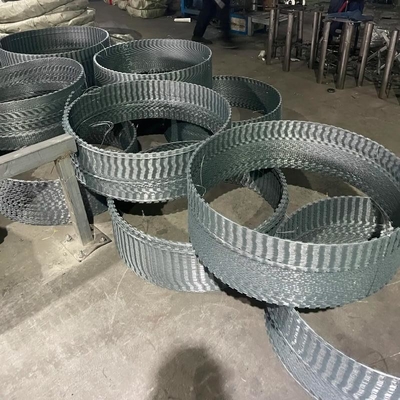 CBT Razor Barbed Wire per la fortificazione Anti-rust Razor Blade Barbed Wire Double Strand In Rolls