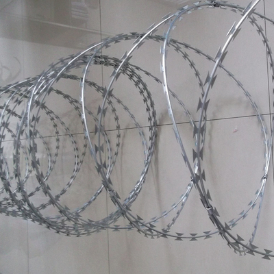 CBT Razor Barbed Wire per la fortificazione Anti-rust Razor Blade Barbed Wire Double Strand In Rolls