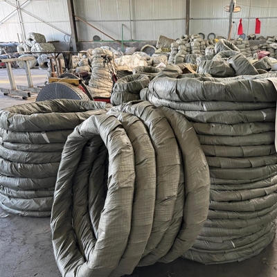Al dettaglio BTO-10 Razor Barbed Wire High Tensile Rolls For Secure Enclosures Wire Fence Panel