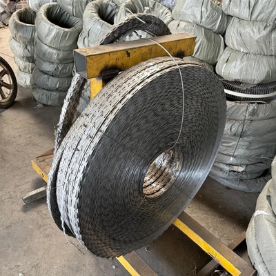 Prodotto all'ingrosso di filo spinato di rasoio galvanizzato a caldo utilizzato con recinzione a legame a catena