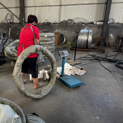 Tipo di rasoio incrociato e materiale di filo di ferro Anti-ruggine lame di rasoio filo spinato in vendita