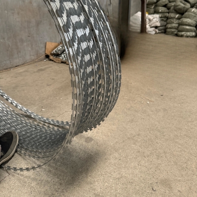Filattola spinata da rasoio di alta qualità 0.5 mm-5.0 mm Filattola spinata galvanizzata Bto-12 Filattola spinata galvanizzata