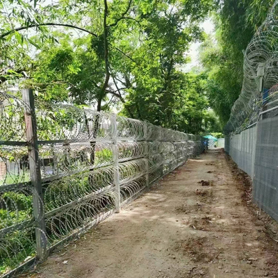 Fence di sicurezza galvanizzata a caldo rasoio filo spinato filo in acciaio filo spinato bobine