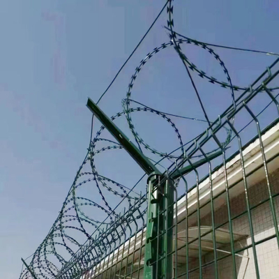 Fabbrica CBT-65 Razor Coil Wire Hot Galvanized Low Price PVC Coated Fence Roll