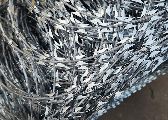 Fabbrica di produzione Rustproof Razor Fencing Wire Concertina Spirale di filo spinato