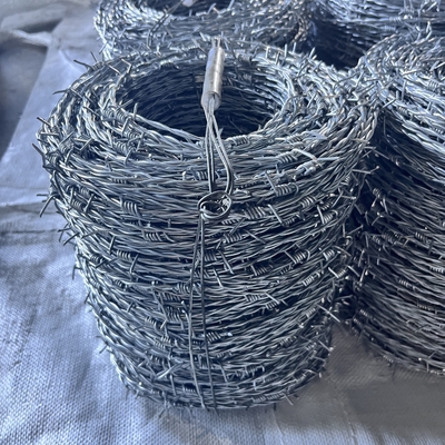 filo spinato galvanizzato prezzo di filo spinato galvanizzato 250m per rotolo rete metallica olandese ringhiera di protezione filo spinato tbar strumento di allungamento per filo spinato certificato CE
