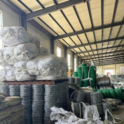 Protezione della sicurezza galvanizzata Spike Rope PVC Rivestito Barbed Wire Mesh Fence Stock Fast Delivery