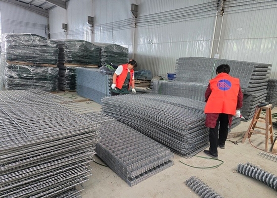 Lungo utilizzoVita resistente ai raggi UV Geotessile rivestito di bastione militare Muro di barriera Hesco Muro di fortificazione bastione