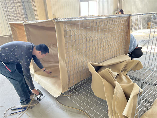 Barriere Hesco difensive galvanizzate in stile militare retrattile