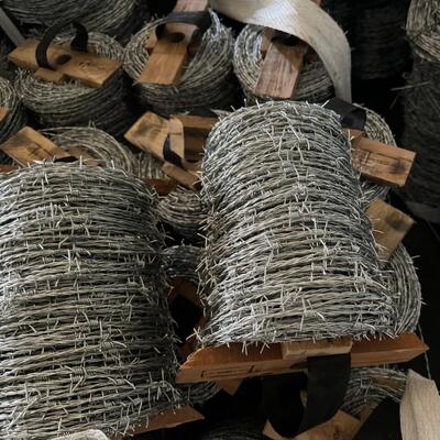 Buon prezzo galvanizzato razzo rete di filo spinato per recinzione di sicurezza