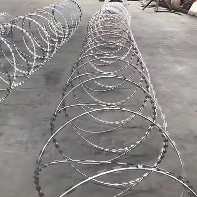 Cina Prezzi del filo spinato in acciaio inossidabile Filo spinato a fisarmonica con lama di rasoio Filo spinato zincato