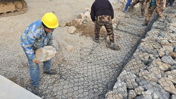 Prezzo Competitivo di Fabbrica 6*8cm Cestini Gabion Tessuti Zincati Gabione in Rete 2.2mm