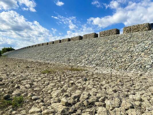 Zn95% Al5% Galfan Coated Anti-rust 2*1*1m Gabion Basket for slope protection & mine restoration