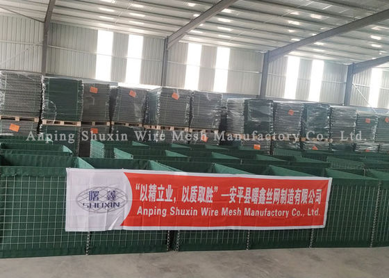 Barriere riempite di sabbia 300gsm della saldatura 5mm 75x75mm in azione
