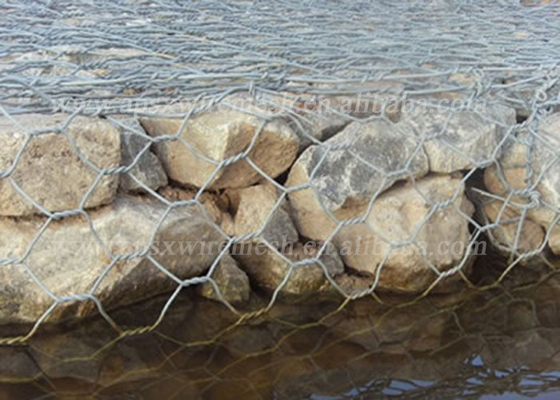 La gabbia di pietra Galfan ha ricoperto i canestri del gabbione del muro di sostegno 7x9cm Mesh Hole